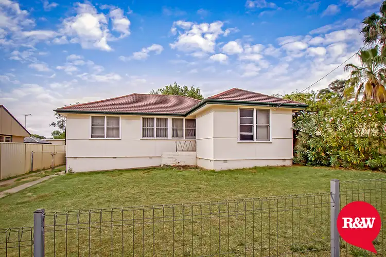 24 Waikanda Crescent, Whalan NSW 2770