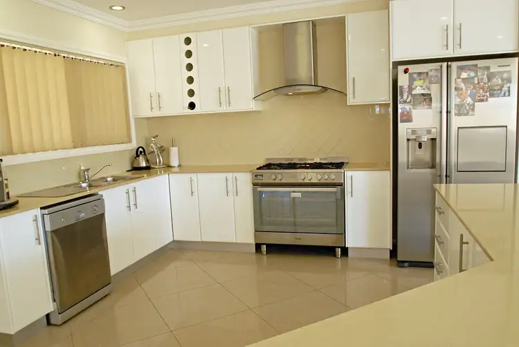 Fifth view of Homely house listing, 27 Gillmartin Drive, Griffith NSW 2680