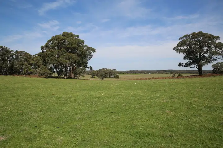 86 Alisons Road, Napoleons VIC 3352