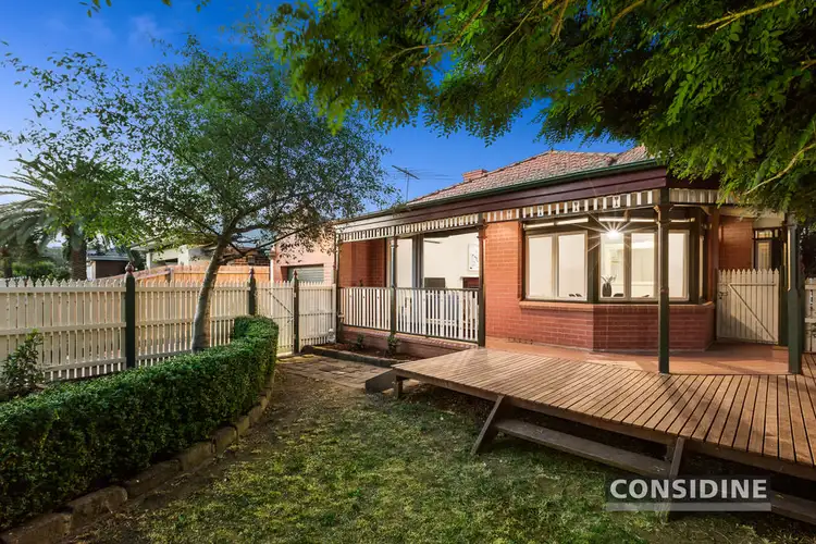 1/25 Wallace Crescent, Strathmore VIC 3041