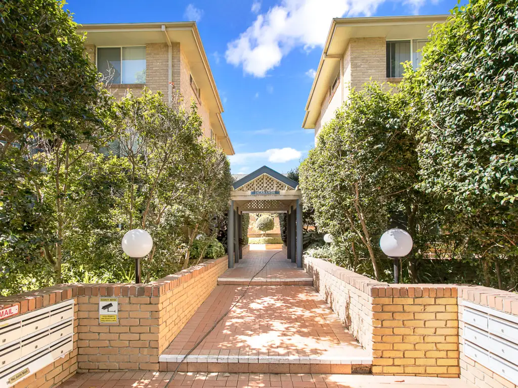 Main view of Homely unit listing, 17/21-27 Holborn Ave, Dee Why NSW 2099