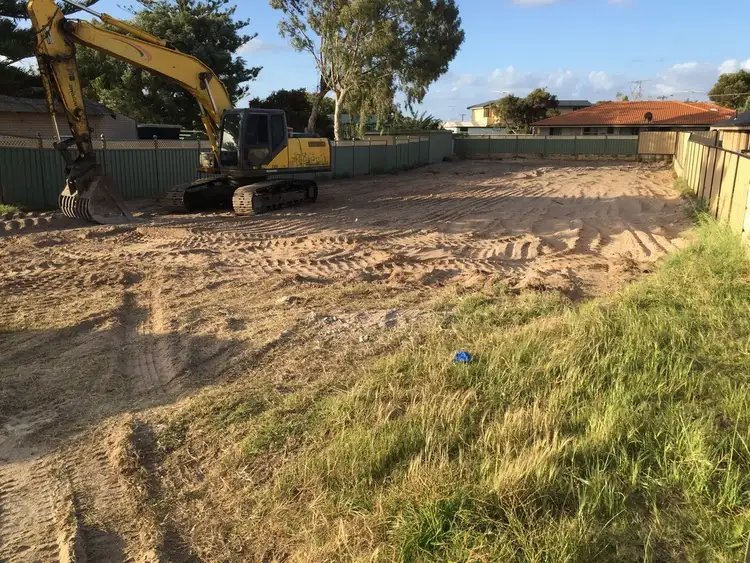 138 PENGUIN ROAD, Safety Bay WA 6169