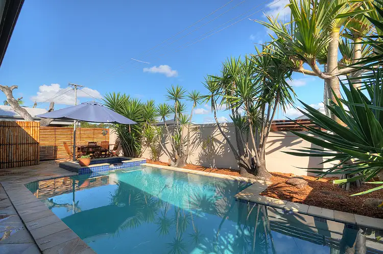 89 Alec Avenue, Mermaid Waters QLD 4218