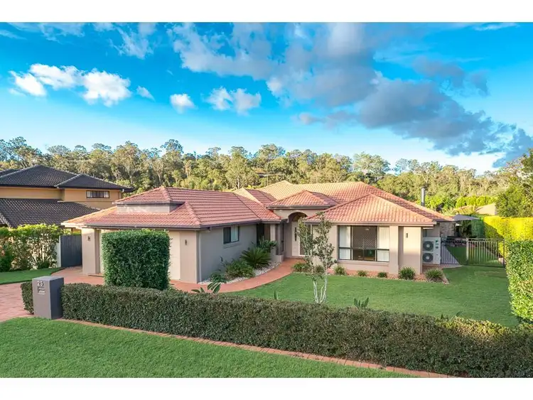 25 Kensington Cct, Brookfield QLD 4069
