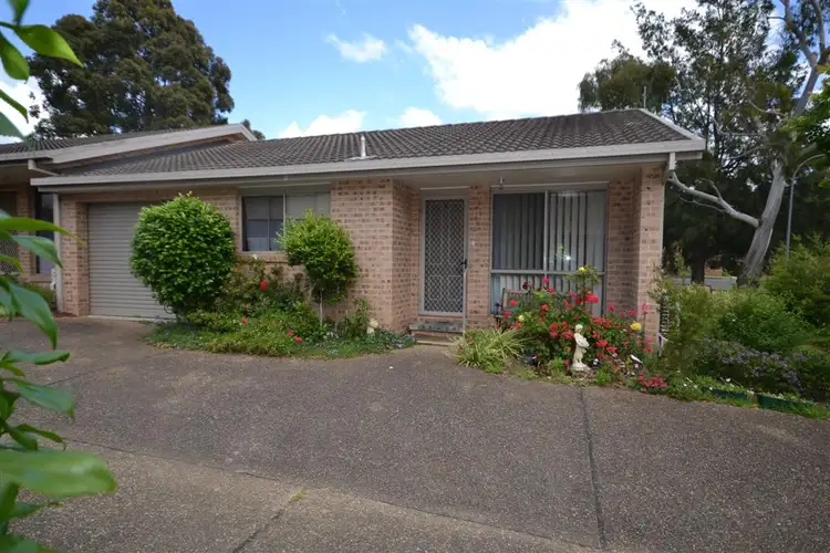 1/6 Carisbrooke Close, Bomaderry NSW 2541