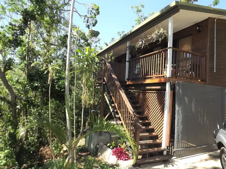2 / 9 Cedar Crescent