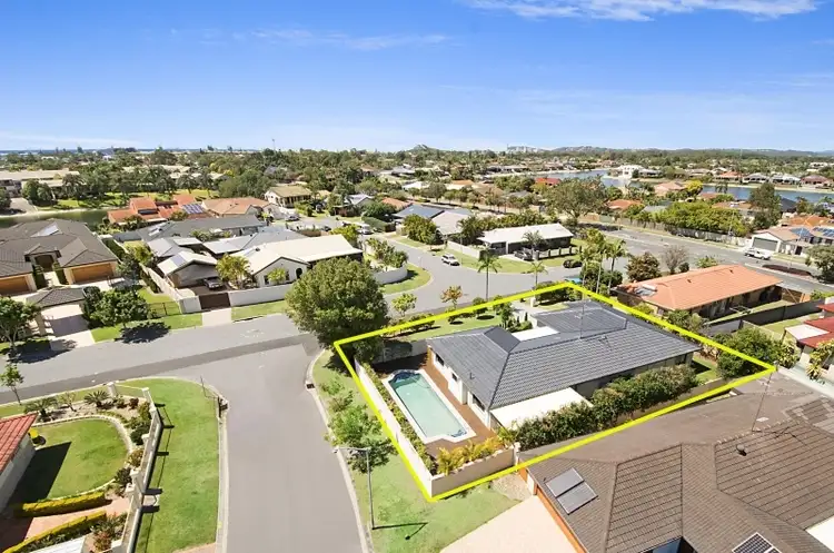 4 Intrepid Drive, Mermaid Waters QLD 4218