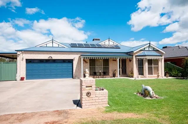 154 Kennedy Street, Howlong NSW 2643