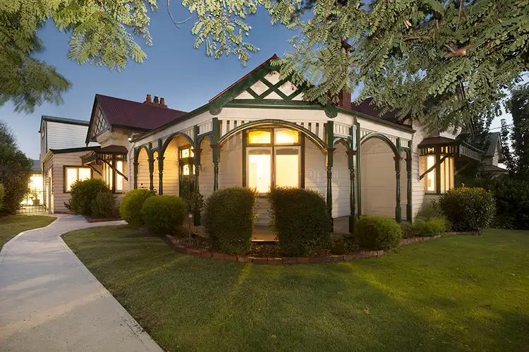 12 McCarron Parade, Essendon VIC 3040