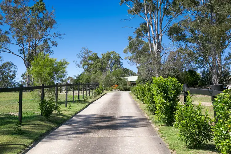 3 Westbourne Drive, Wights Mountain QLD 4520