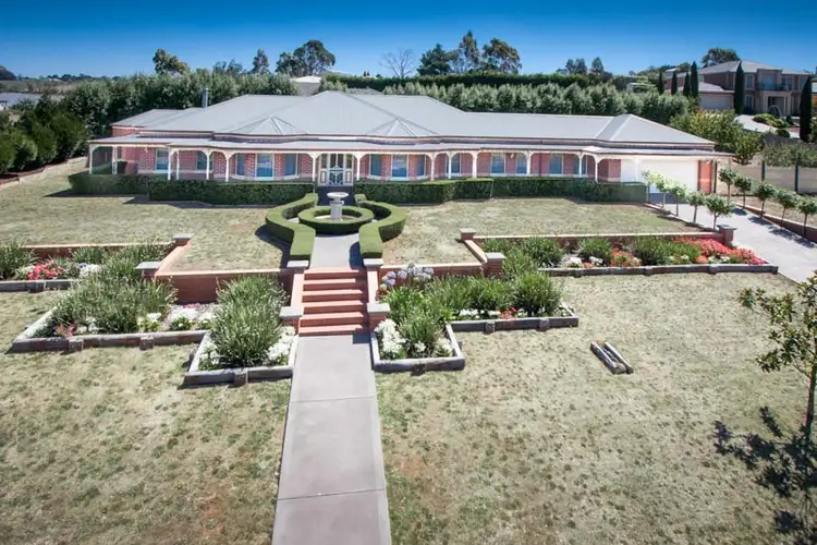 8 Drovers  Retreat, Romsey VIC 3434