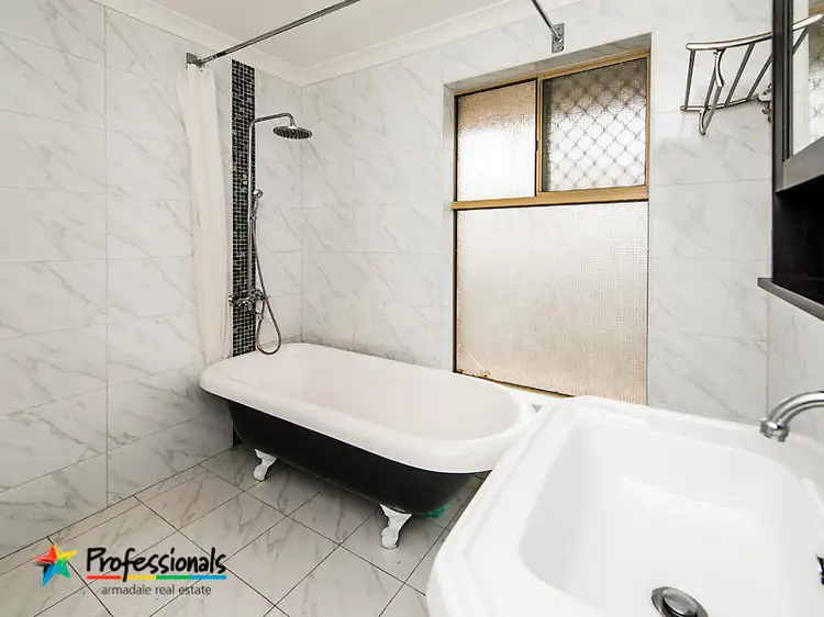 Fifth view of Homely house listing, 23 Grovelands Dr, Camillo WA 6111