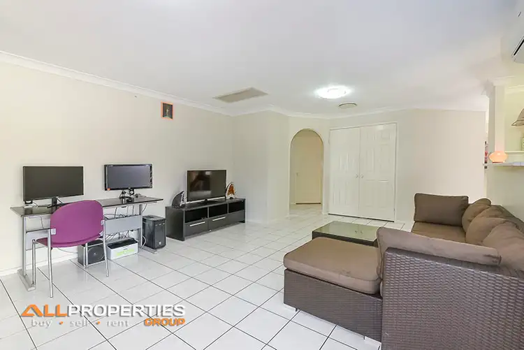 Fifth view of Homely house listing, 2 LUTEA CLOSE, Regents Park QLD 4118