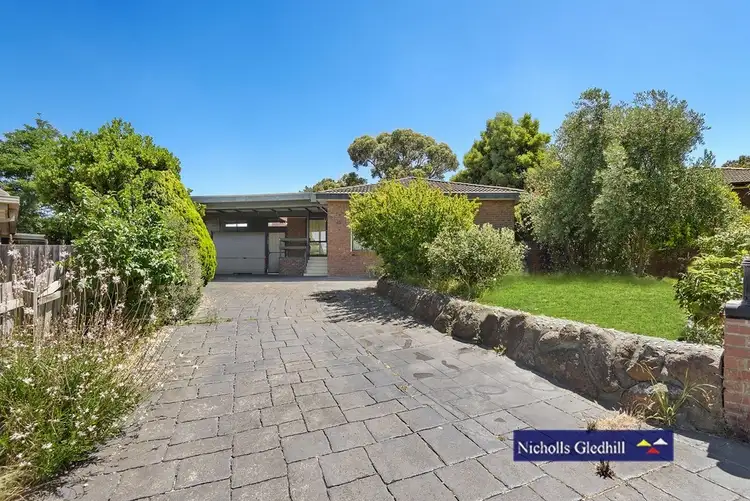 8 Peckover Court, Endeavour Hills VIC 3802