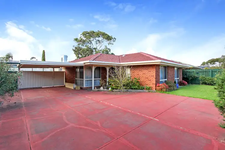 14 Chelmsford Way, Melton West VIC 3337
