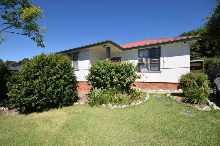 5 Elizabeth Avenue, Nowra NSW 2541