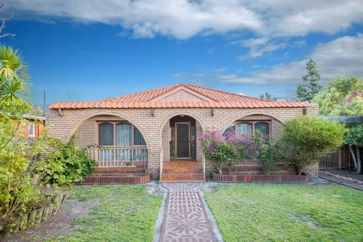 32 Calembeena Av, Hughesdale VIC 3166