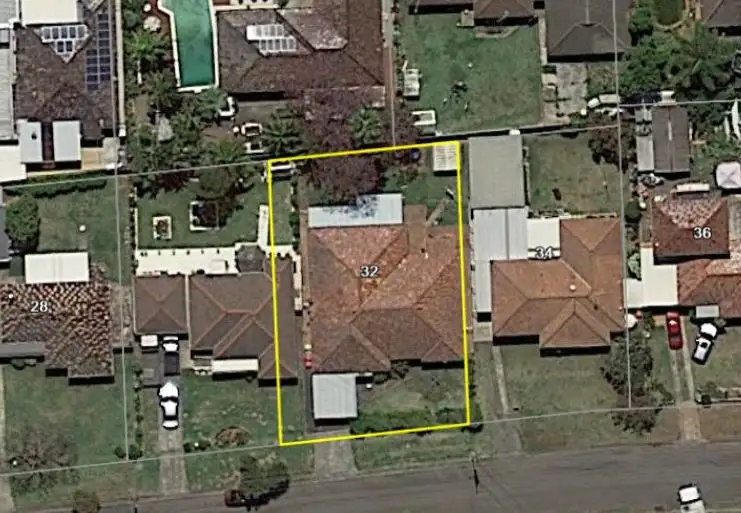 32 Lucas Avenue, Moorebank NSW 2170