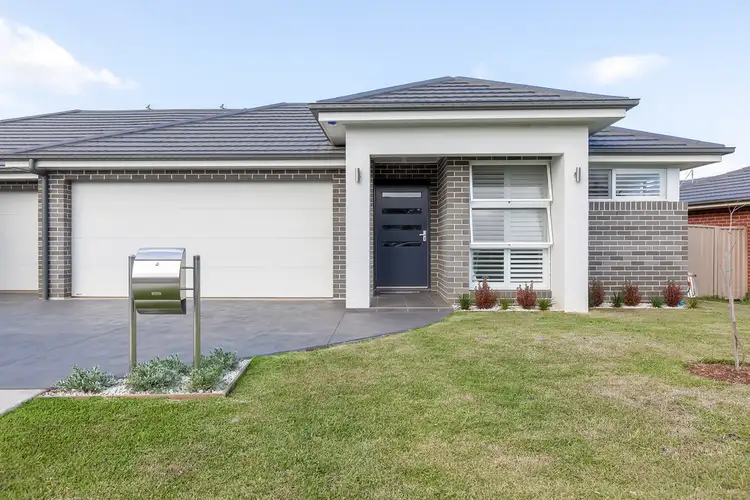 2/8 Beckham Street, Spring Farm NSW 2570