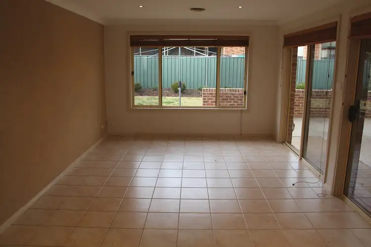 Fifth view of Homely house listing, 10 Aidan Close, Griffith NSW 2680