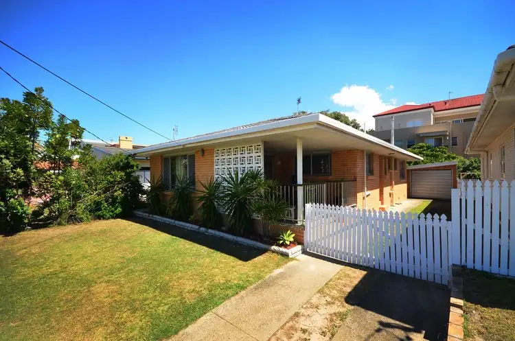 62 Seagull Avenue, Mermaid Beach QLD 4218
