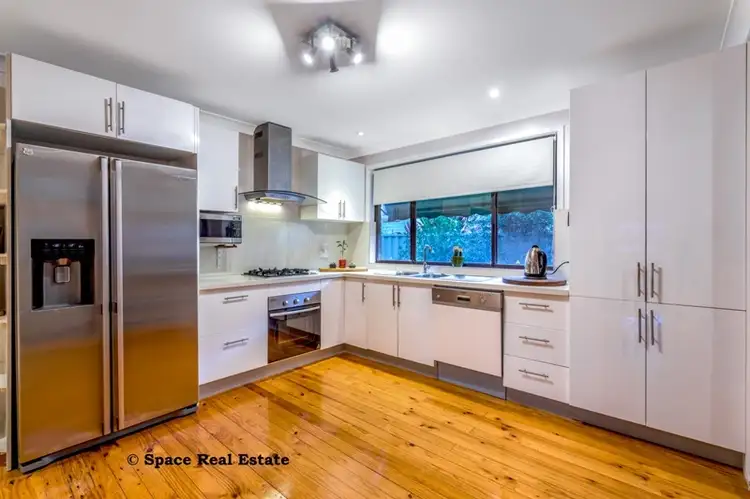 6 Chardonnay Avenue, Eschol Park NSW 2558