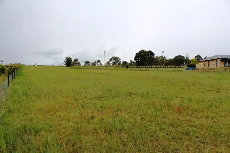 6 Robindale Court, Bathurst NSW 2795