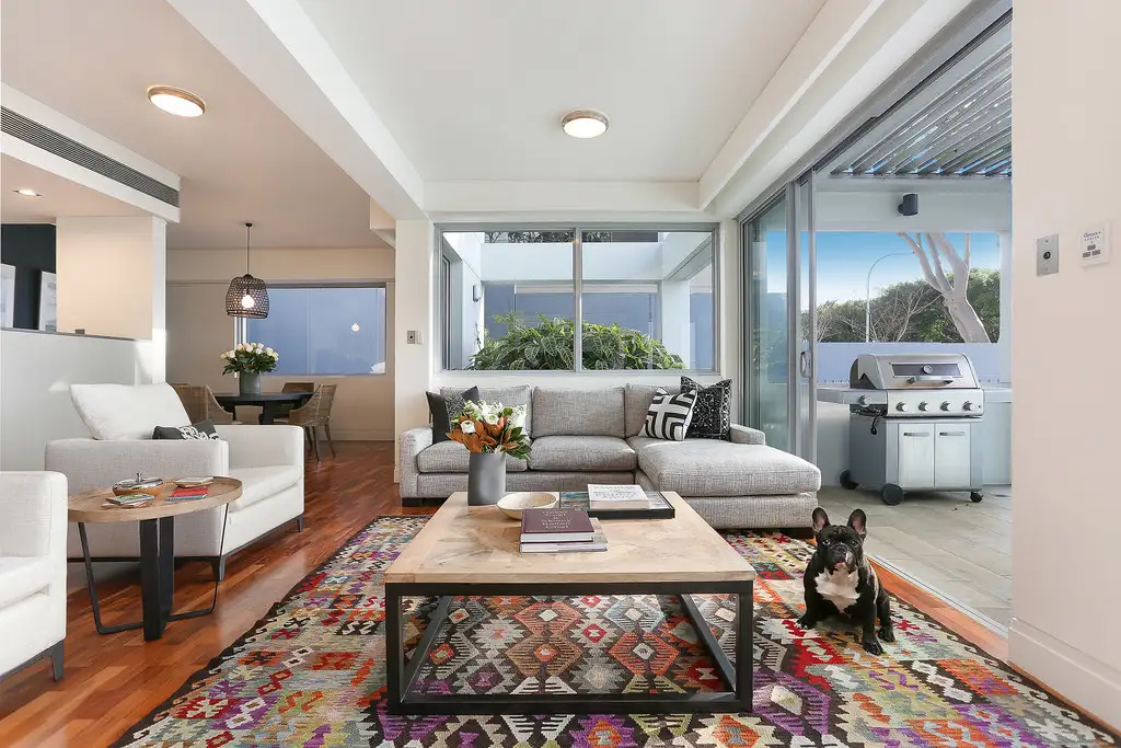 Main view of Homely apartment listing, 2/26 Darling Point Road, Darling Point NSW 2027