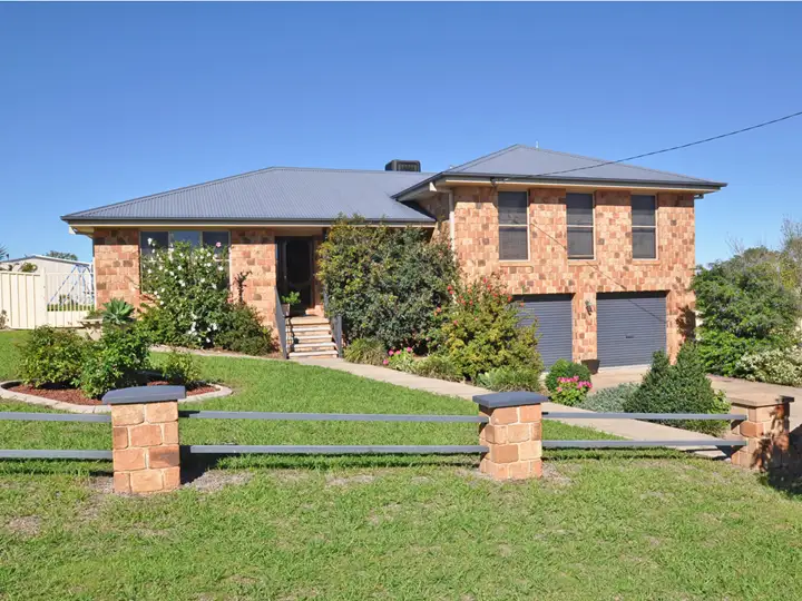 7 Ridge Street, Junee NSW 2663