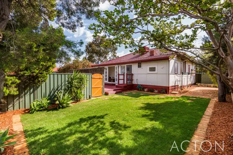292 Carrington Street, Hilton WA 6163