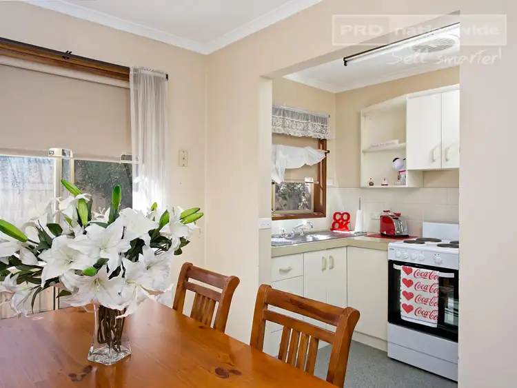 Sixth view of Homely unit listing, 2/96 Crampton Street, Wagga Wagga NSW 2650
