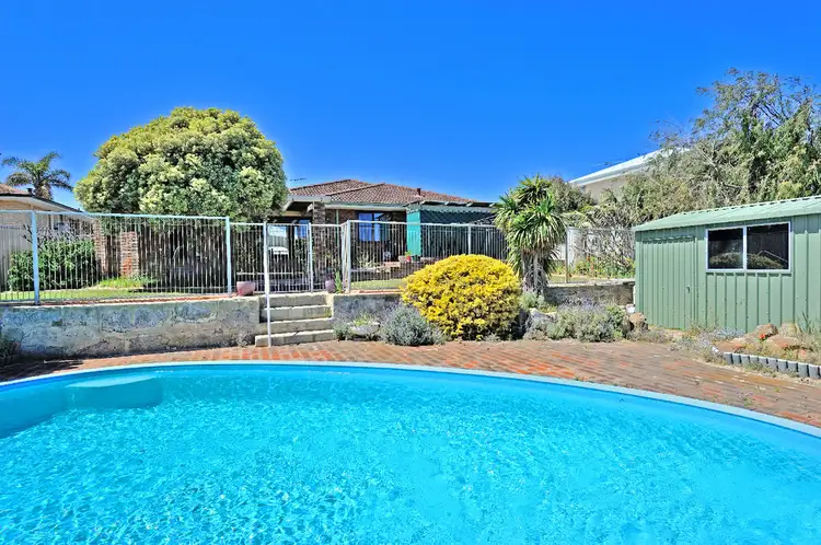 11 Ivanhoe Street, Golden Bay WA 6174
