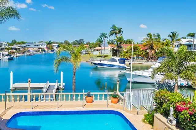 8 Dobell Avenue, Paradise Point QLD 4216