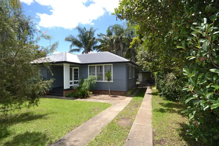 2 Young Avenue, Nowra NSW 2541