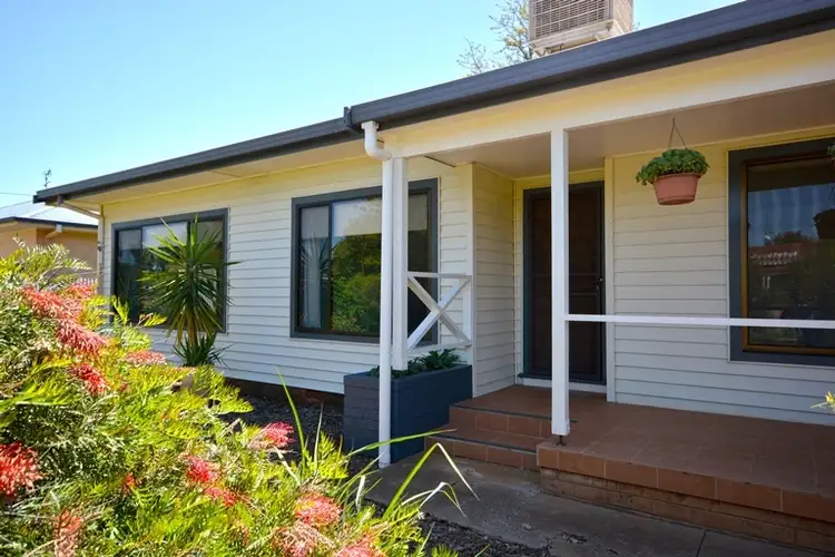 13 Lawson Crescent, Griffith NSW 2680