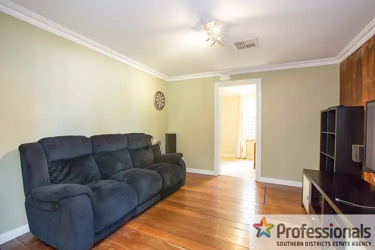 Fifth view of Homely house listing, 10 Hawthorne Avenue, Collie WA 6225