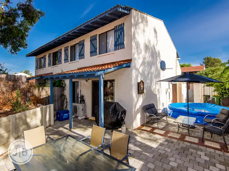 4/8 Lawrence Street, Como WA 6152