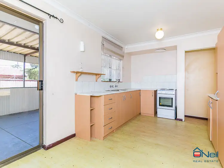 Fifth view of Homely house listing, 1 Ainsley Court, Camillo WA 6111