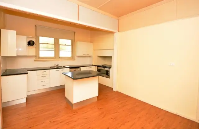 Sixth view of Homely house listing, 5 Park Avenue, Leeton NSW 2705