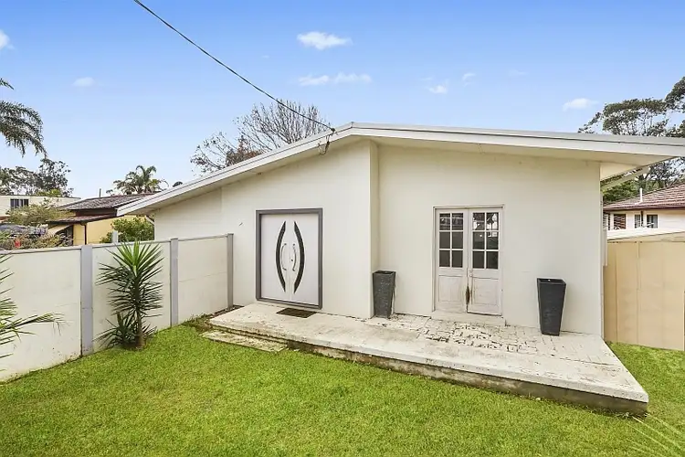 490 The Entrance Road, Bateau Bay NSW 2261