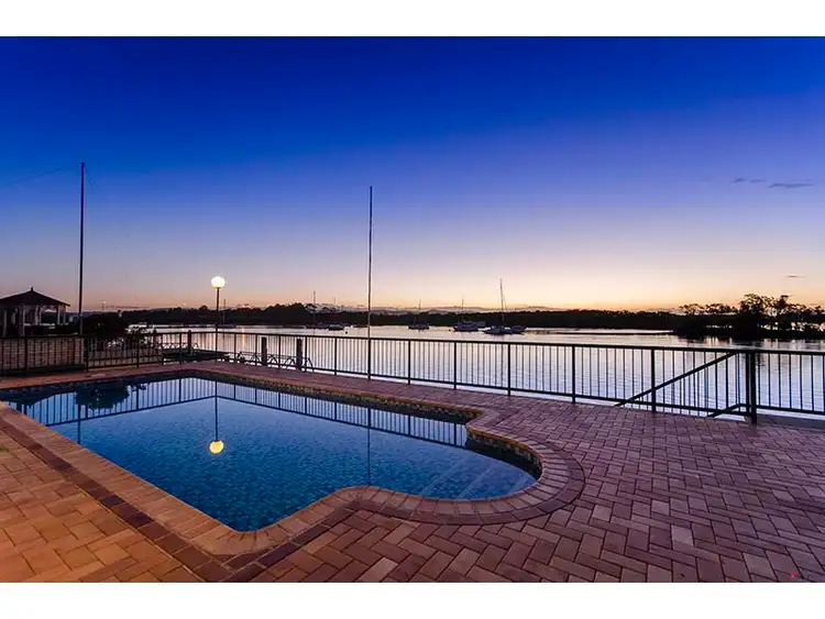 29 Hume Parade, Paradise Point QLD 4216