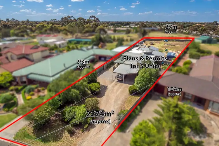 2-6/32 Wynarka Drive, Hoppers Crossing VIC 3029