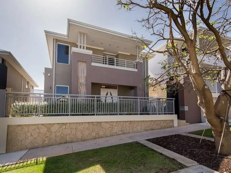 Main view of Homely house listing, 18 Pantheon Avenue, North Coogee WA 6163