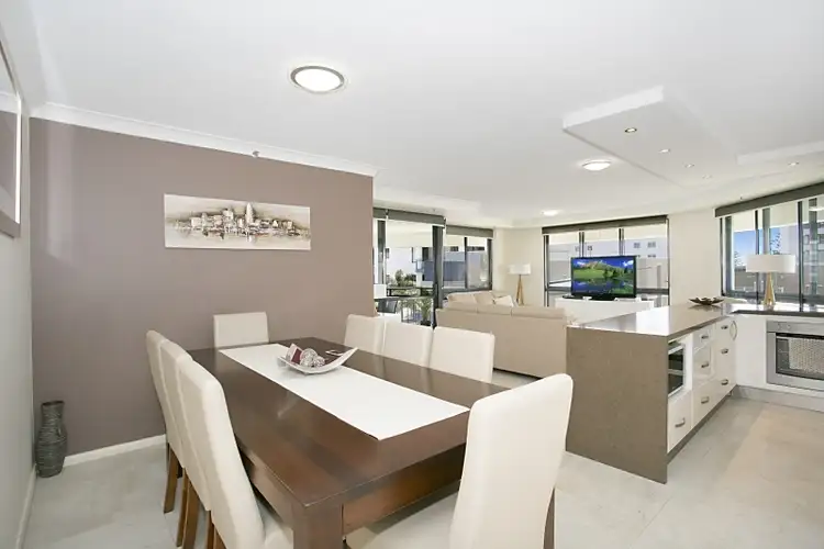 53/15 'Victoria Square' Victoria Avenue, Broadbeach QLD 4218