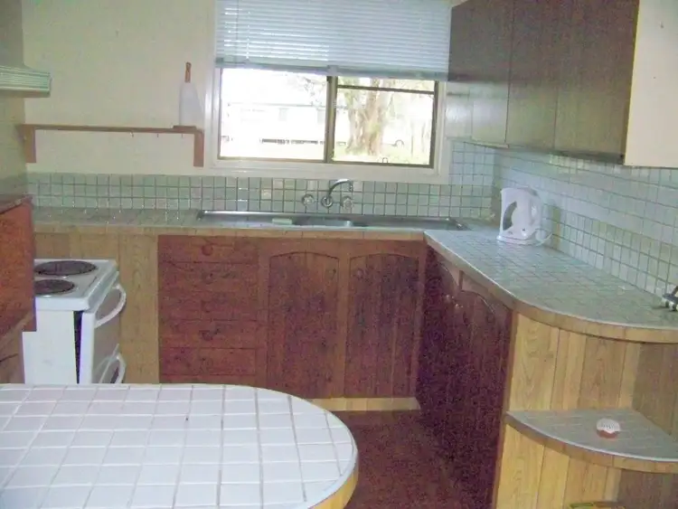 Fifth view of Homely house listing, 28 CRESTHAVEN, Lamb Island QLD 4184