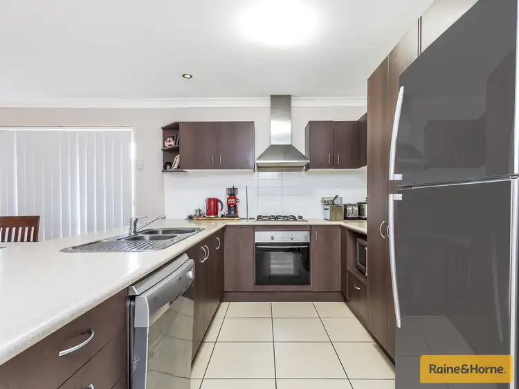 Sixth view of Homely house listing, 2 Outlook Court, Kallangur QLD 4503