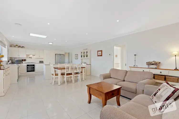 Sixth view of Homely house listing, 11 Maybury Court, Berwick VIC 3806