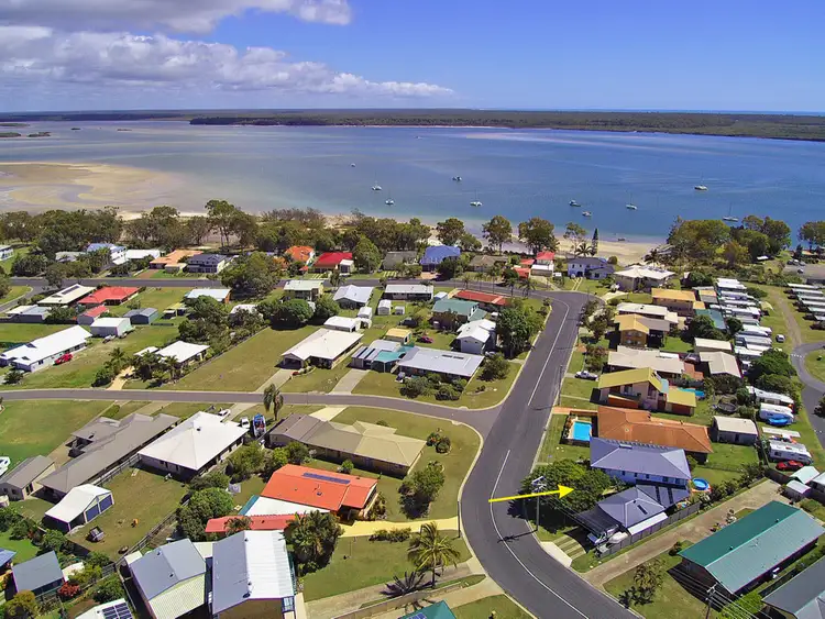 54 Riverview Dve, Burrum Heads QLD 4659