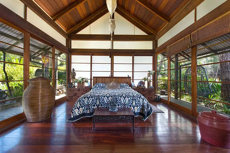 Second view of Homely house listing, 5 The Chase, Lovett Bay NSW 2105