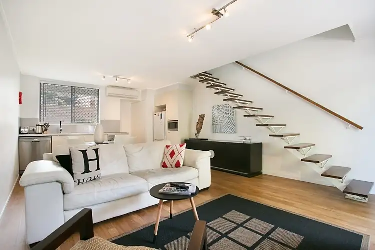 Unit @ 39 Ventura Road, Mermaid Beach QLD 4218